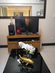 Mactan Newtown Boulevard by FJCIVO