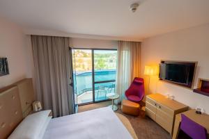 Deluxe King Room with Balcony room in DoubleTree by Hilton Oradea