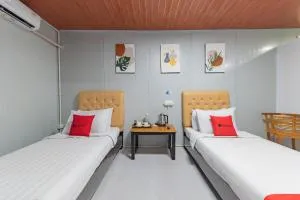 RedDoorz Container @ Teras Cimanuk Garut - Гарут