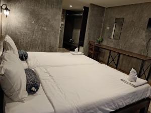 Come Moon Loft Hotel