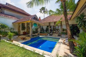 Villa CHANDI 2 - Legian - Seminyak - 5 Bedroom 4 Bathroom Villa - Great Location !