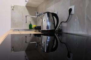 Modern White Oasis, 1BDR apt