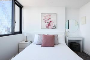 City Lights & Manhattan Heights - A Gem in Melbourne