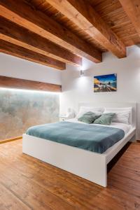 Open Sicily Homes - Near the Central Train Station