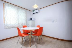 Cozy and Comfy House Hongik St. Exit 2 10min