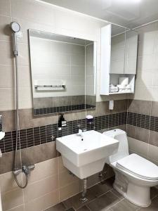 Modern and Comfy House Hongik St. Exit 2 10min