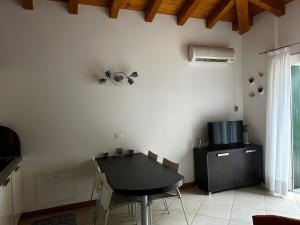 Villaggio SantAndrea - apartment with gardenview