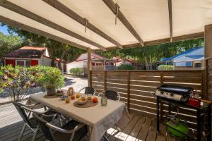 Campings Camping Le Bois Fleuri : photos des chambres