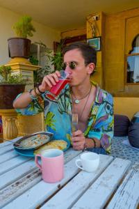 Open Road Hostel and Cafe