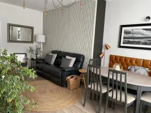 Pass the Keys The Cabin Stylish and Elegant for 4 and Furry Friends - Birch Vale