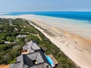 Collection Luxury Accommodation: Quinta Do Sol, Vilanculos, Mozambique - M. Massucadeje