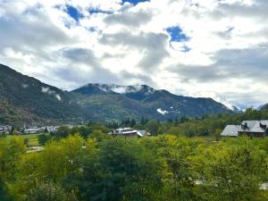 Àtic de luxe i rústic a Esterri dÀneu by RURAL DÀNEU