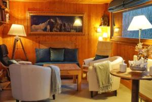 Datcha of Sky -Jardin - Calme - 180 vues - 9 chambres & Studio Appt