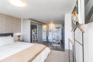 Cape Town Skyroof Apt LoadShedding Proof Ocean Views