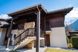 Kinabalu - Vue Mt Blanc Range Les houches center