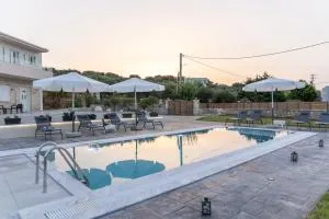 Villa Nontas Ntina with Private Pool & Playground - Xirón Khoríon