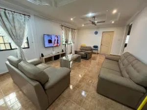 [El Casa] Homestay Miri (8 Pax) - Lutong