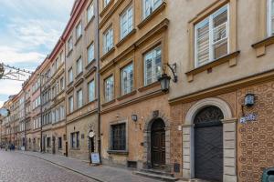 Warsaw Old Town Spacious Studio Piwna by Noclegi Renters