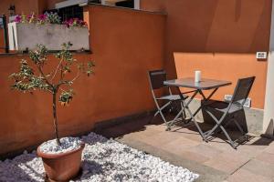 DOMUS Emy - deliziosa casa a piano terra con giardino e posto auto a Ciampino