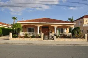 Stylish Spacious 3 BD Villa - Kivisil