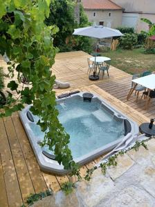 Maisons de vacances Nid Charentais Angouleme pool jacuzzi : photos des chambres