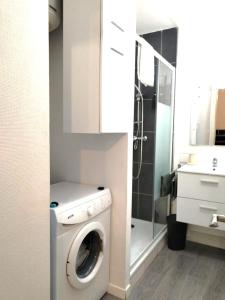 Appartements A Deux Pas des Halles - Hypercentre - Ideal Couple : photos des chambres