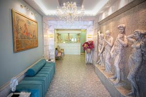 Parthenon Art Hotel