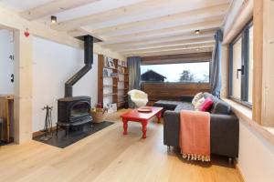 Chalet LOratoire & Mazot - Renovated Historic Chalet - Huge Garden & Separate Cabin for 2