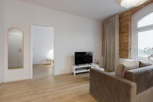 Fabryczna 19 by Farkas Apartments