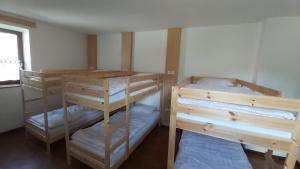 Hostel in picerija Špajza