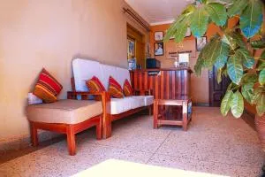 GOLDEN QUEST HOTEL - Masaka