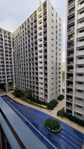 Shore 2 1Br Suite with Balcony within Mall of Asia Complex