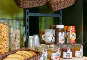 Hotels B&B HOTEL Frejus Roquebrune-sur-Argens : photos des chambres