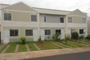 Casa de 2 quartos toda mobiliada