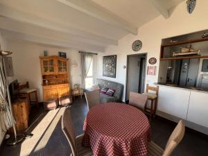 T2 Cabine, Terrasse, Parking Privé, Animaux Acceptés - FR-1-702-38