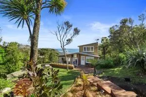 Piha - City Escape, Piha Holiday Home - Karekare