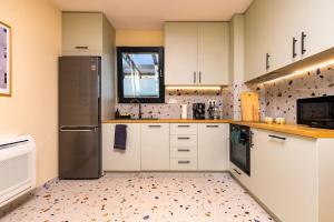 Hills View Central Apartment