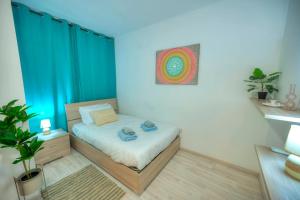 Spacious seafront 3 bedrooms - balcony GOSLM-7