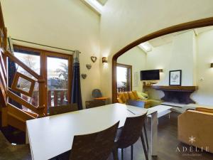 Spacieux appartement 4 pièces au centre avec balcon, parking et Wi-Fi - FR-1-398-641