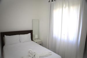 Tamarindo Dominicus by Mireya