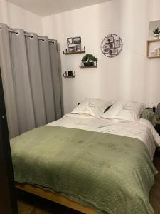 Appartements STUDIO VILLENEUVE-D'ASCQ : photos des chambres