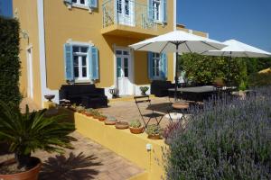 Quinta Amarela XL by Portucasa