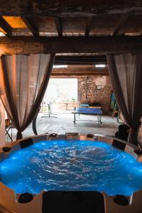 Maisons de vacances Le gite de Sainte Valiere PISCINE et SPA : photos des chambres