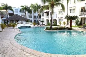 Tamarindo Dominicus by Mireya - La Laguna