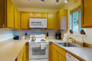 Stagecoach Ski Condo