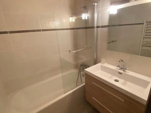 Studio charmant proche centre et remontées, balcon, parking - FR-1-693-51