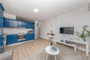 Apartment room in Vibrant 1BD Holiday Haven Cape Town City Centre!