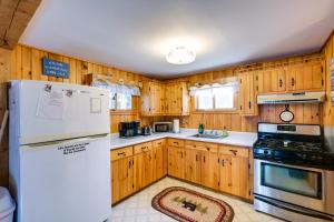 Cozy Chemo Pond Cabin with Dock and Waterfront Views
