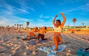 ITH San Diego Beach Bungalow Surf Hostel