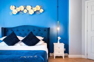 Intercontinental Apart - Massage Terrace Fireplace